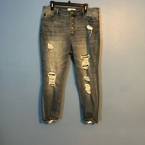 KanCan ripped capris